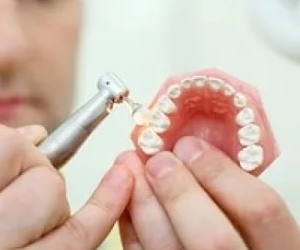 Зубной техник